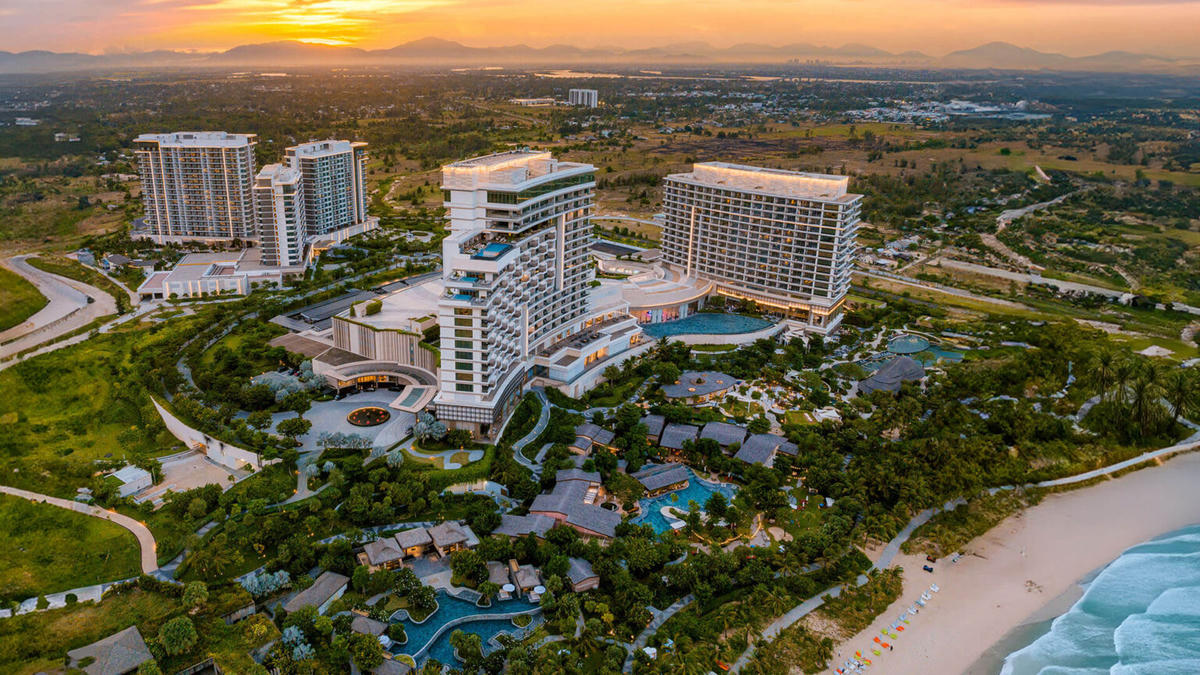 Hoiana Resort & Golf nhận danh hiệu Khu nghỉ dưỡng phức hợp tích hợp hàng đầu châu Á 2026. Ảnh: Nguyễn Tú.