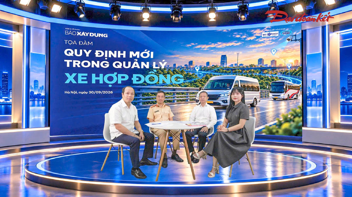 Các đại biểu trao đổi về những quy định mới trong quản lý xe hợp đồng tại tọa đàm sáng 30/9.