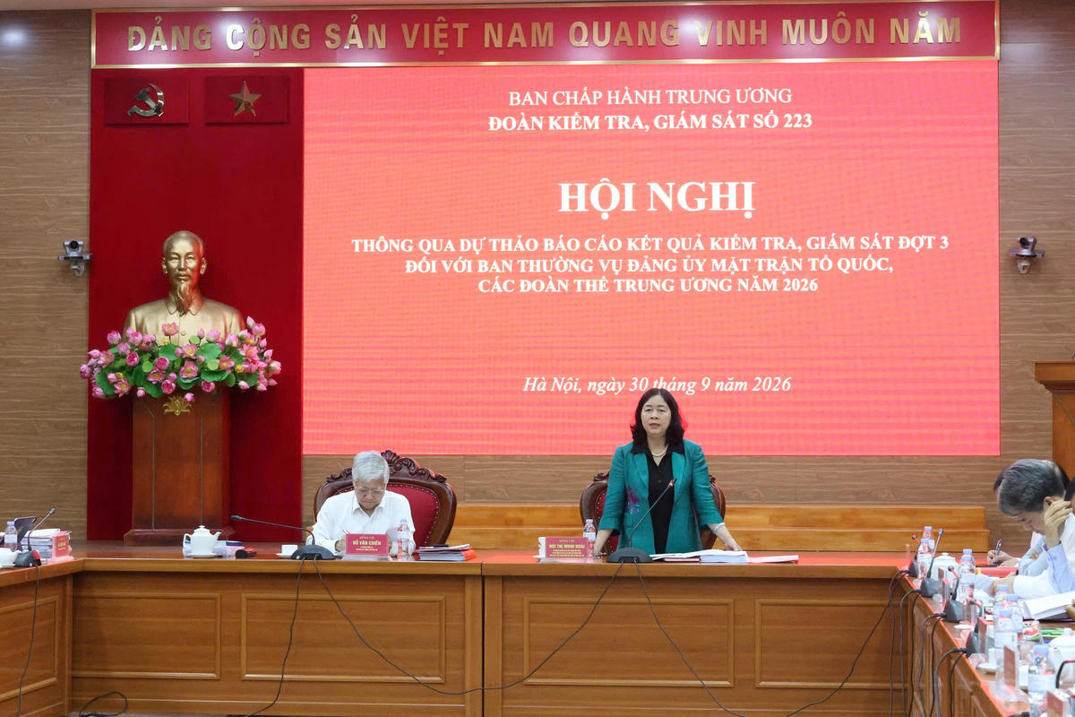 Chủ tịch Ủy ban Trung ương MTTQ Việt Nam Bùi Thị Minh Hoài  phát biểu tại Hội nghị.