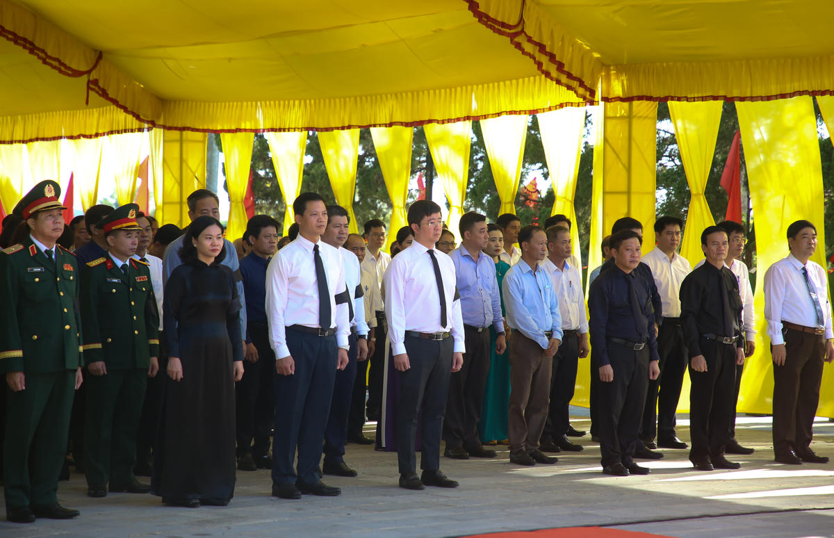 Các đại biểu tham dự buổi lễ. Ảnh: HT.