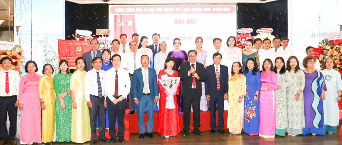 Ban Chấp hành Hội Bảo trợ người khuyết tật, bệnh nhân nghèo và quyền trẻ em tỉnh Khánh Hòa nhiệm kỳ 2026 - 2031 ra mắt đại hội.