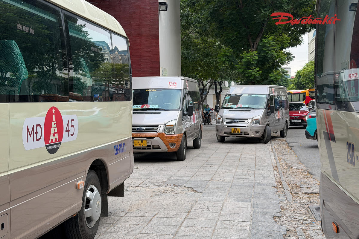 Qua kiểm tra, lực lượng CSGT ghi nhận 2 trường hợp phương tiện có lắp thiết bị chống quên trẻ nhưng không duy trì hoạt động thường xuyên.