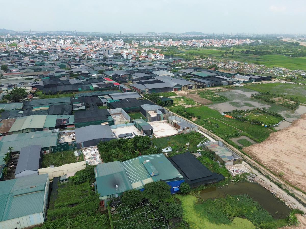 Nhiều nhà xưởng xây dựng trái phép trên đất nông nghiệp tại xã An Khánh, Hà Nội. Ảnh: Đạt Lê