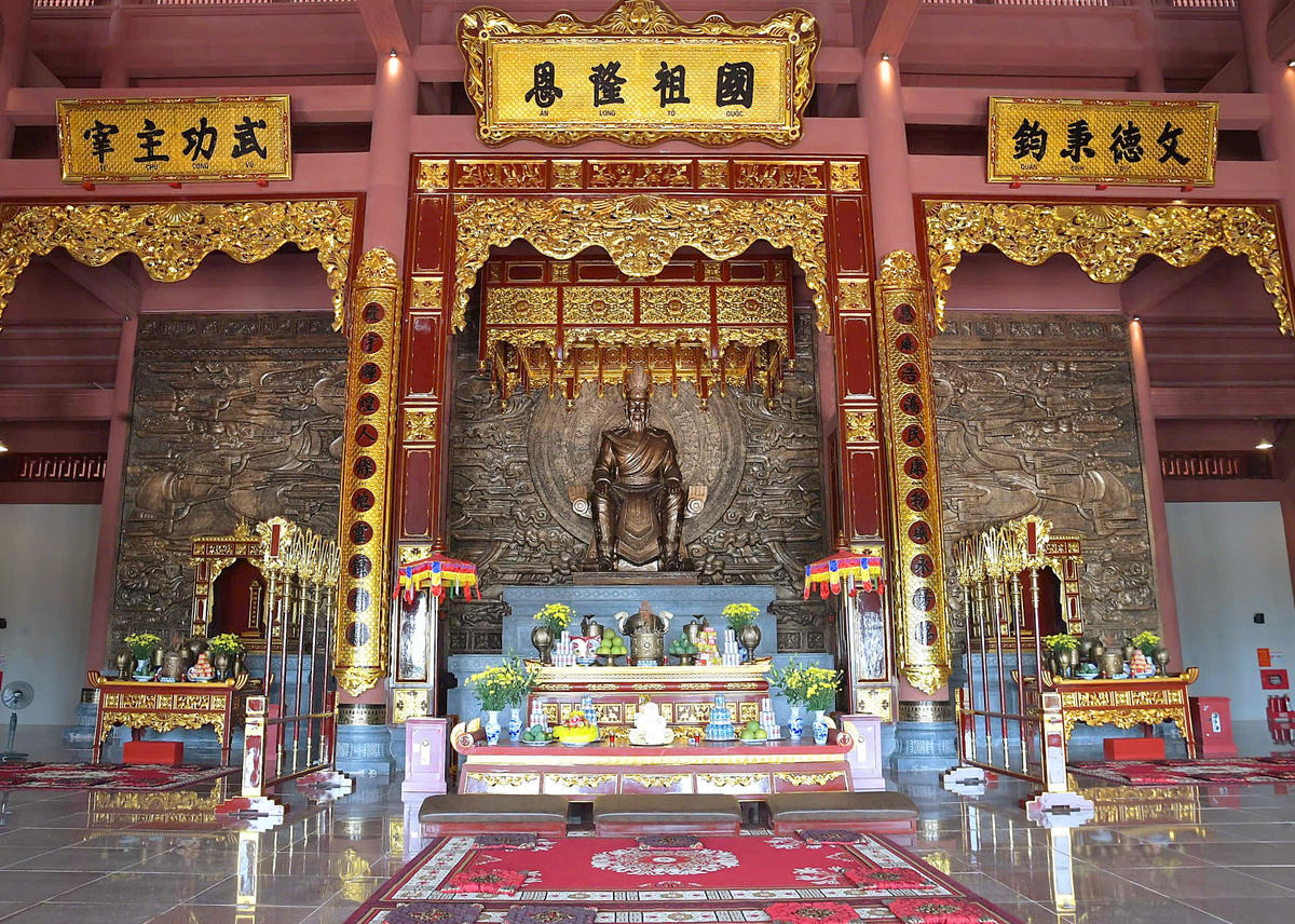 Công trình văn hóa tâm linh mang ý nghĩa sâu sắc, hội tụ những giá trị lịch sử, kiến trúc và truyền thống hướng về cội nguồn dân tộc.
