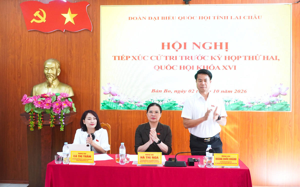 Cùng với tổ đại biểu, đại diện lãnh đạo các sở, ngành tỉnh và lãnh đạo UBND xã đã giải đáp, làm rõ những vướng mắc của cử tri.