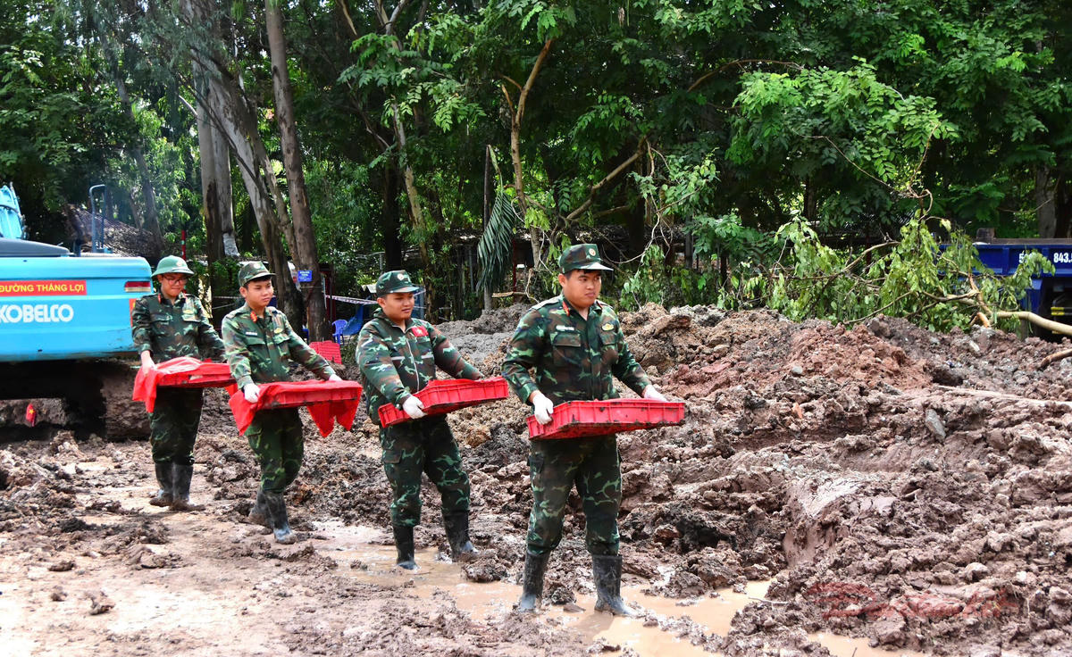 Tìm thêm được 4 bộ hài cốt liệt sĩ khi mở rộng tìm kiếm tại Công viên Lê Thị Riêng