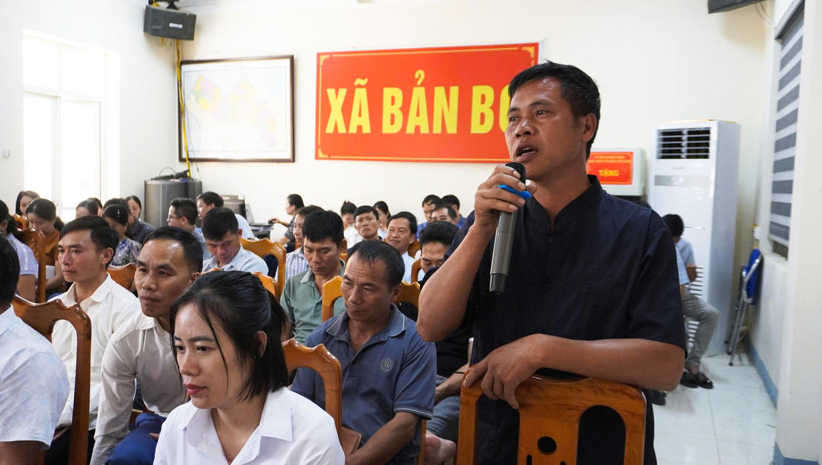 Cử tri còn kiến nghị Đại biểu Quốc hội có ý kiến với các ngành liên quan chi trả tiền bồi thường cho 77 hộ cũng như sớm khắc phục đối với những hạng mục bị ảnh hưởng liên quan đến tuyến đường kết nối giao thông các tỉnh miền núi phía Bắc qua địa bàn xã Bản Bo.