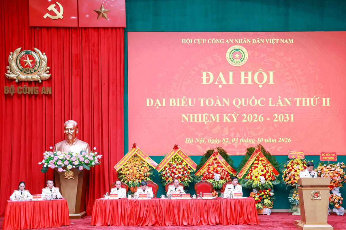 Đoàn Chủ tịch điều hành Đại hội.