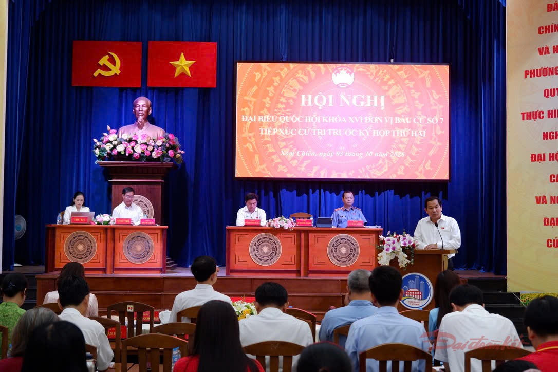 Tổng Thư ký Quốc hội, Chủ nhiệm Văn phòng Quốc hội Lê Quang Mạnh bày tỏ vui mừng trước sự quan tâm của cử tri TPHCM đối với nhiều vấn đề lớn. Ảnh: H.Lê.