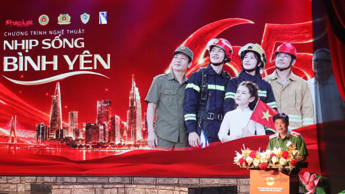 Thiếu tướng Nguyễn Thanh Hưởng, Phó Giám đốc Công an TPHCM phát biểu tại chương trình. Ảnh: T.Luân.