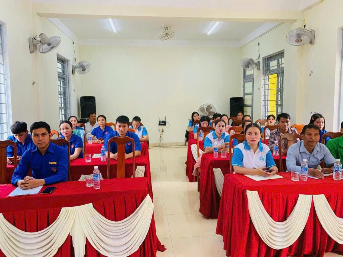 Ủy ban MTTQ Việt Nam xã La Lay và các tổ chức chính trị - xã hội tổ chức lớp tập huấn kỹ năng giám sát, phản biện xã hội, nắm tình hình Nhân dân, tiếp nhận và xử lý thông tin, kiến nghị.