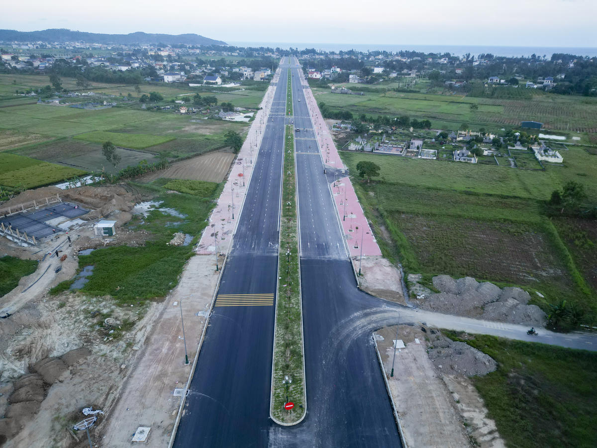 Giai đoạn 1 của dự án được khởi công năm 2010, đến năm 2014, đoạn đầu tuyến từ Km0+000 - Km2+351&nbsp;dài 2,351 km&nbsp;được hoàn thành và đưa vào khai thác, còn đoạn từ Km2+351 - Km11+743&nbsp;dài 9,392 km&nbsp;tiếp tục được đầu tư&nbsp;để hoàn chỉnh theo quy hoạch. Ảnh: Đình Minh