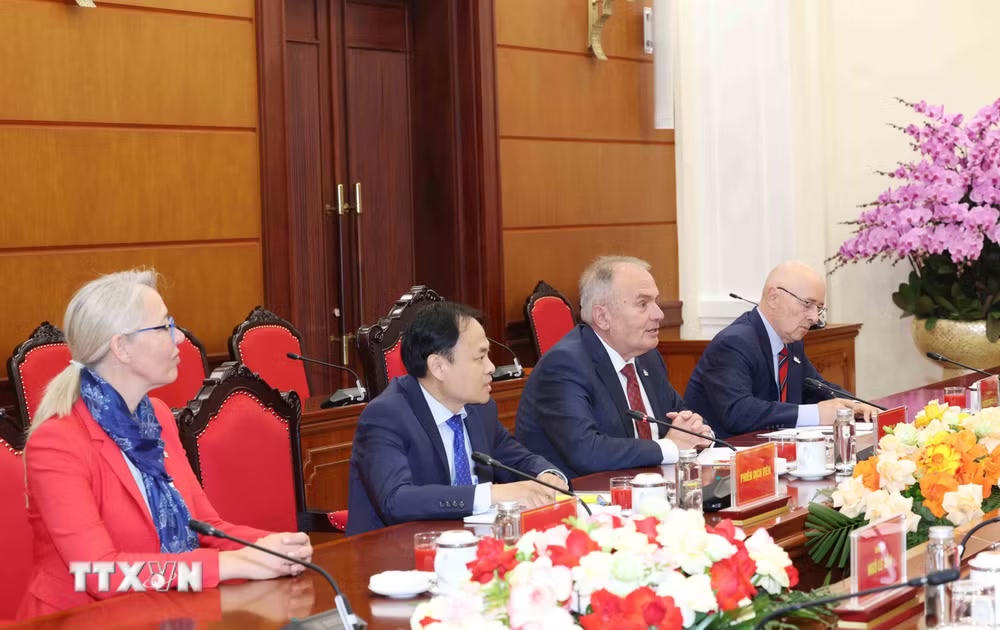 ttxvn-tran-cam-tu-5.jpg
