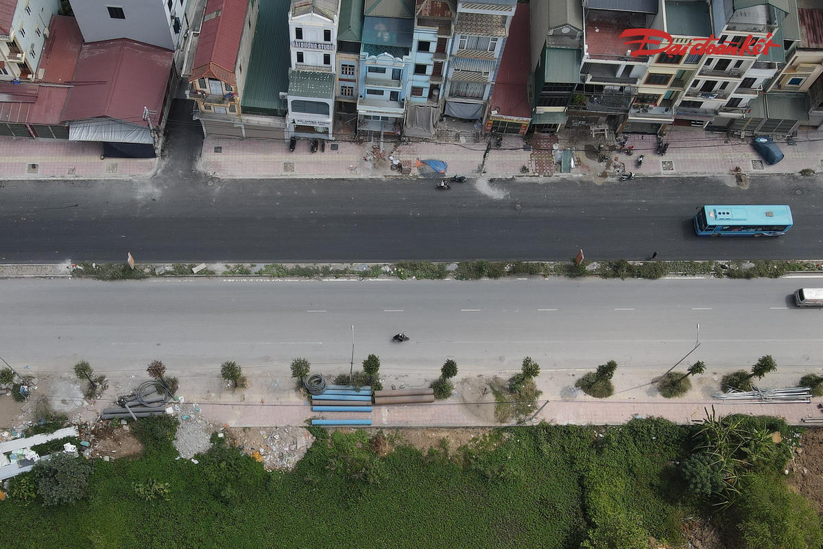 Theo kế hoạch, đến ngày 31/10, tuyến Quốc lộ 21B đoạn qua dự án sẽ được thông xe kỹ thuật. Sau đó, các hạng mục còn lại như cây xanh, vỉa hè, chiếu sáng và một số công trình phụ trợ sẽ tiếp tục được hoàn thiện trong tháng 11/2026.