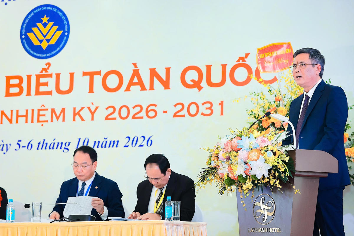 Phó Chủ tịch Trần Thắng phát biểu tại Đại hội.
