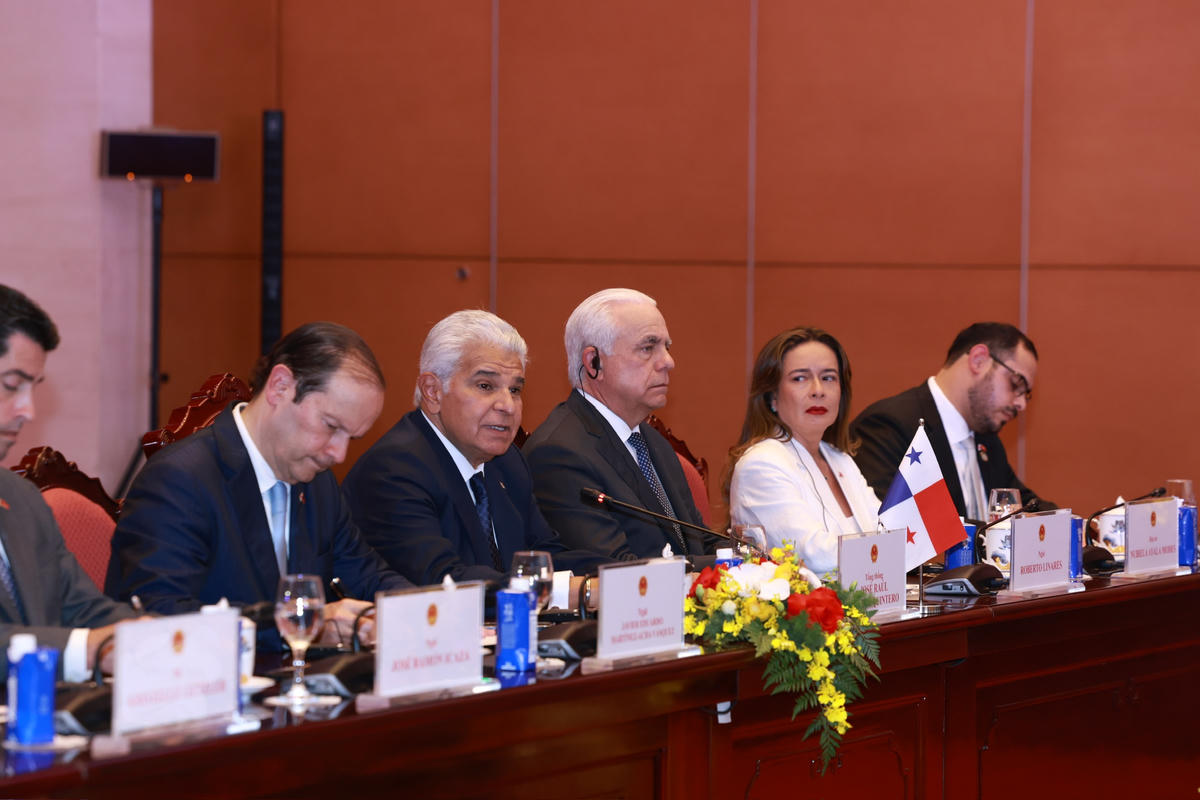Tổng thống Cộng hòa Panama José Raúl Mulino và thành viên đoàn Panama tại cuộc hội đàm với Tổng Bí thư, Chủ tịch nước Tô Lâm. Ảnh: Hải Nguyễn