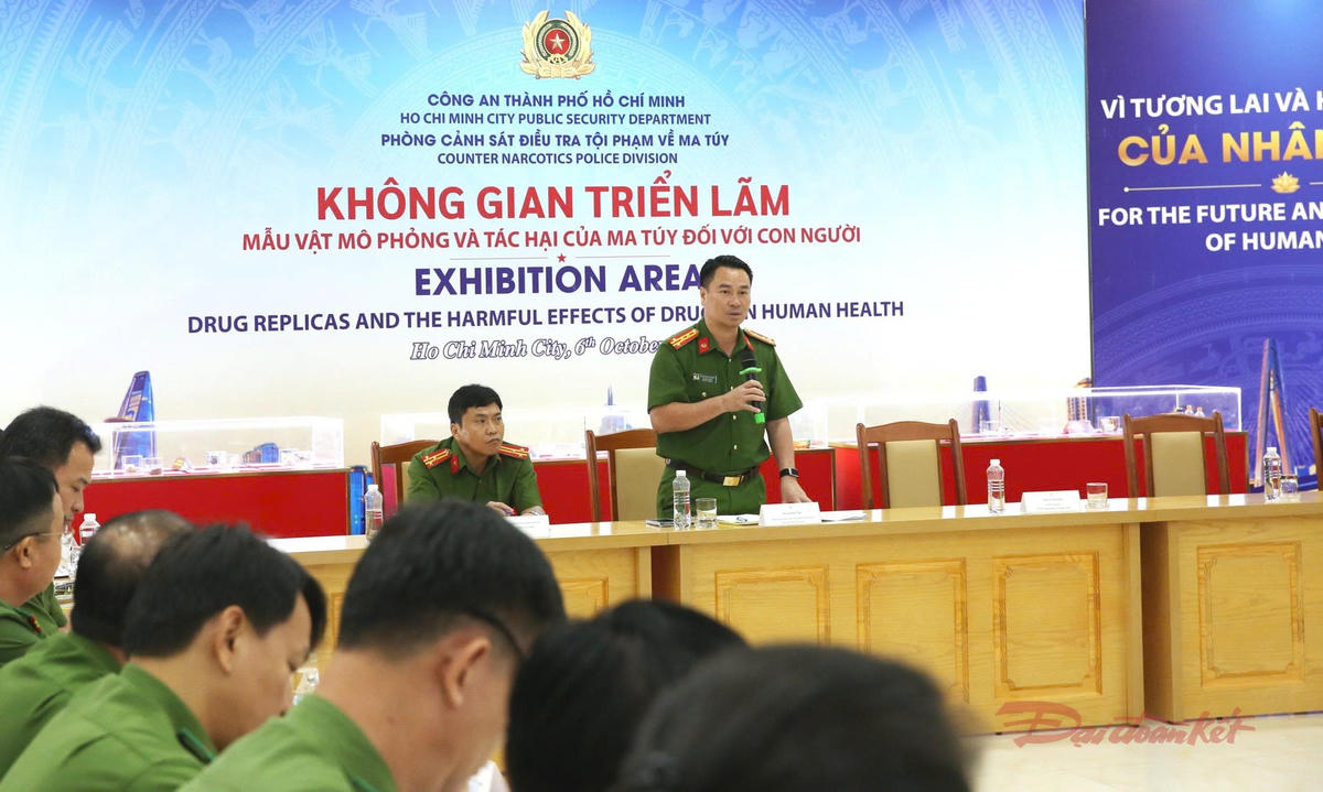 Đại diện Công an TPHCM chia sẻ tại hội nghị. Ảnh: L.Phú.