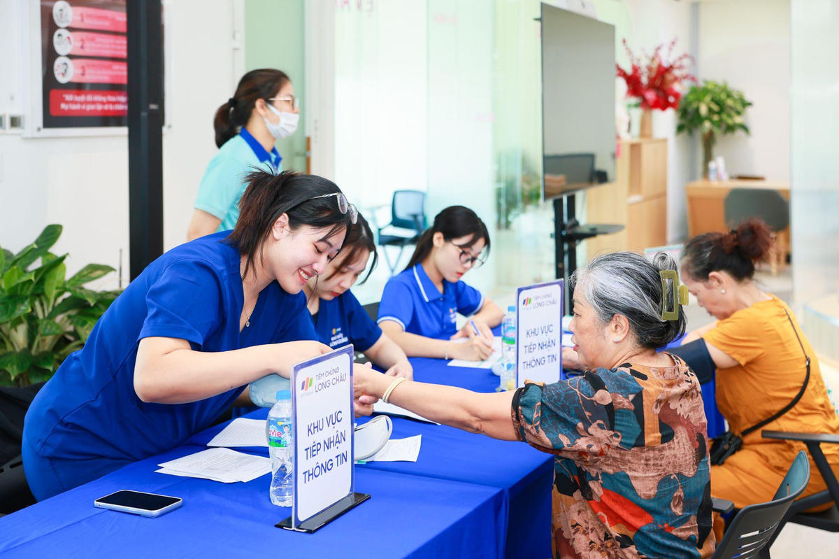 Long Châu hướng đến việc đáp ứng tốt hơn nhu cầu chăm sóc sức khỏe của người dân và đồng hành cùng các gia đình trong hành trình chăm sóc sức khỏe lâu dài.