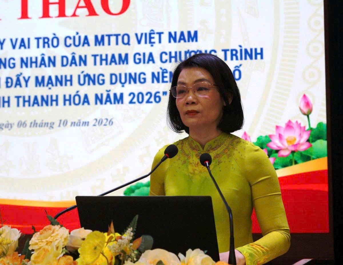 Bà Đỗ Thị Toán, Phó Chủ tịch Thường trực Ủy ban MTTQ tỉnh Thanh Hóa phát biểu tại buổi hội thảo. Ảnh: Nguyễn Chung.