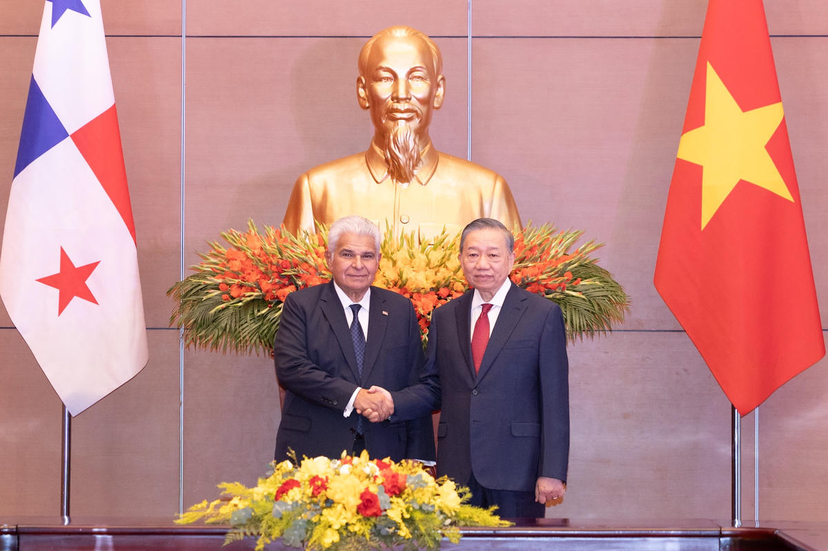 Tổng Bí thư, Chủ tịch nước Tô Lâm và Tổng thống Panama José Raúl Mulino. Ảnh: Hải Nguyễn