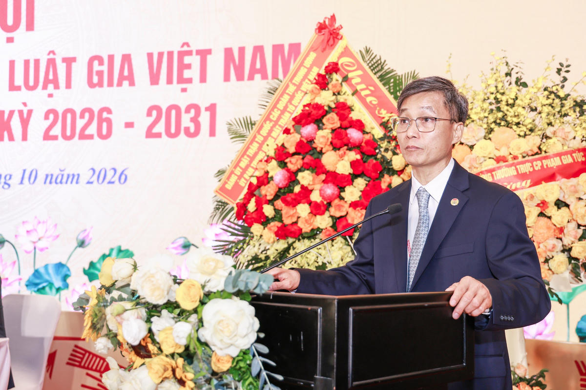 Ông Nguyễn Khánh Ngọc - Bí thư Đảng ủy, Chủ tịch Hội Luật gia Việt Nam phát biểu khai mạc Đại hội. Ảnh: Quang Vinh
