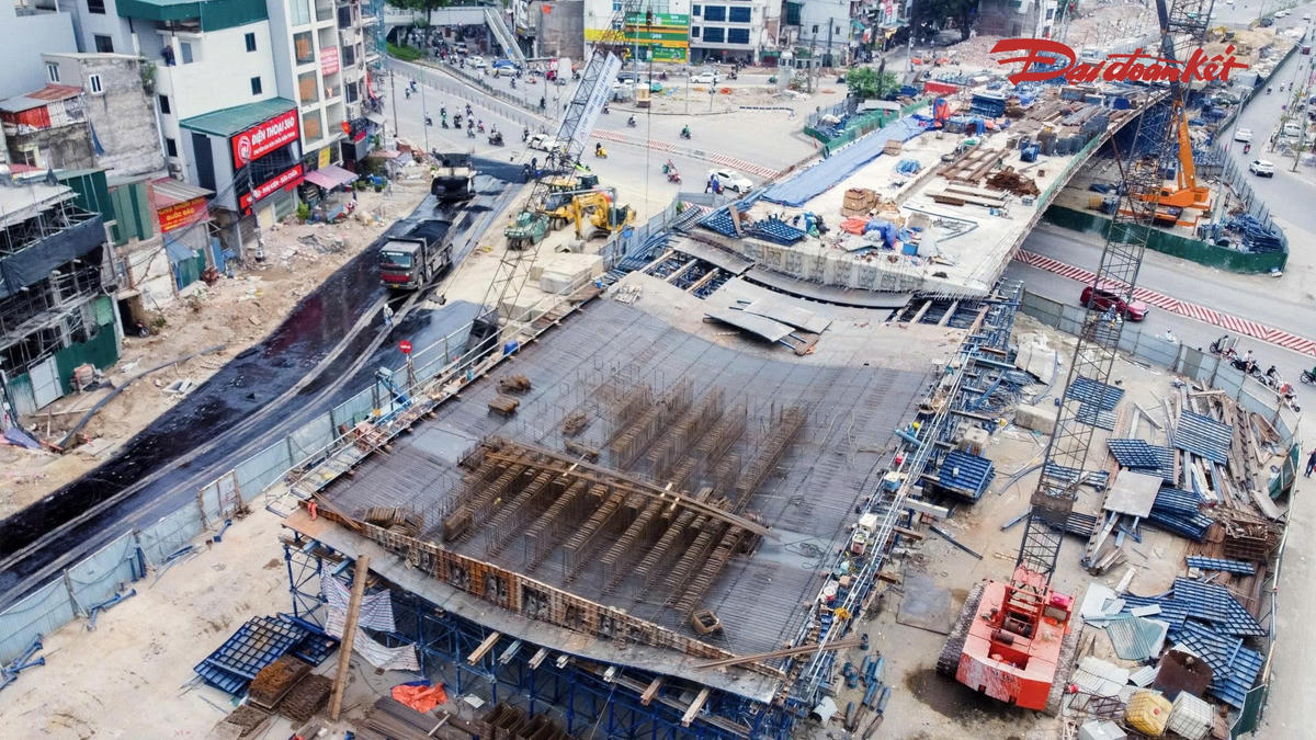 Dự án Vành đai 1 đoạn Hoàng Cầu - Voi Phục được triển khai trong giai đoạn 2018 - 2026, bao gồm nhiều hạng mục từ giải phóng mặt bằng, di dời hạ tầng kỹ thuật đến xây dựng đường, cầu vượt, nút giao và hệ thống hạ tầng kỹ thuật đồng bộ. Khi hoàn thành, tuyến sẽ góp phần hoàn thiện mạng lưới đường vành đai, tăng khả năng kết nối giữa khu vực phía Tây và trung tâm Hà Nội.