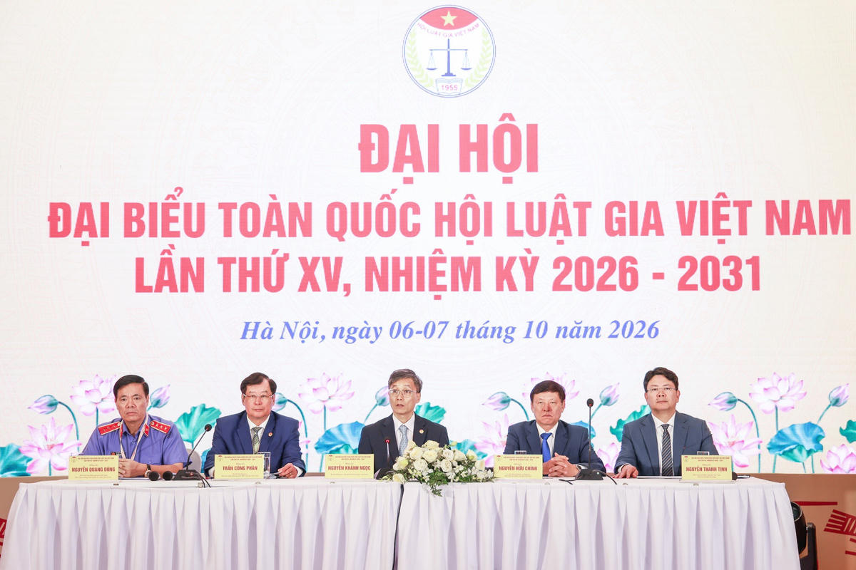 Đoàn Chủ tịch điều hành Đại hội.  Ảnh: Quang Vinh