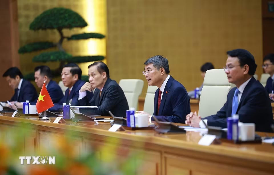 Thủ tướng Lê Minh Hưng hội kiến Tổng thống Cộng hòa Panama José Raúl Mulino. (Ảnh: Dương Giang/TTXVN)