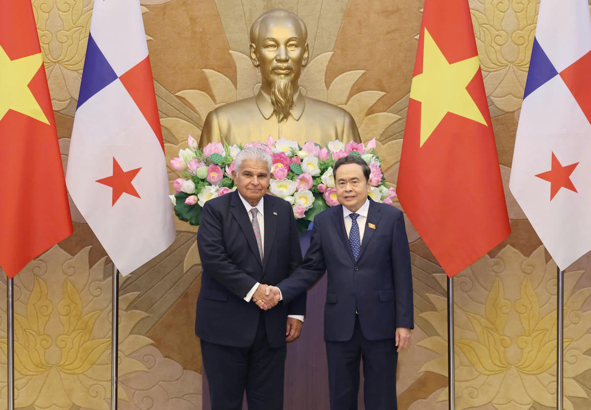 Chủ tịch Quốc hội Trần Thanh Mẫn hội kiến Tổng thống Cộng hoà Panama