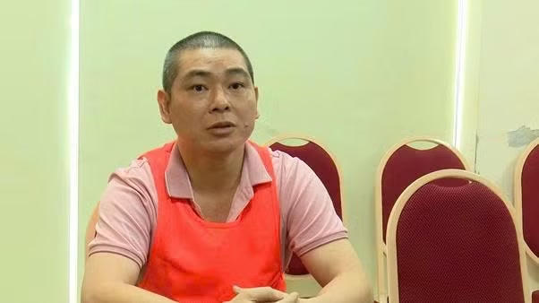 Lương Song Hào, Chủ tịch HĐTV Công ty TNHH Bánh kẹo Thăng Long tại Công an TP Hà Nội.