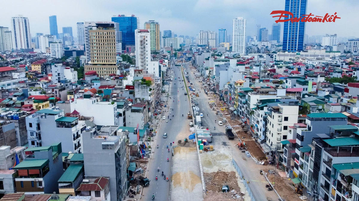 Dự án xây dựng đường Vành đai 1 đoạn Hoàng Cầu - Voi Phục có chiều dài hơn 2,27 km, mặt cắt ngang 50 m, tổng mức đầu tư hơn 7.210 tỷ đồng. Tuyến đường có điểm đầu tại nút giao Hoàng Cầu, kết nối với trục Cát Linh - La Thành - Yên Lãng và điểm cuối tại nút giao Voi Phục.