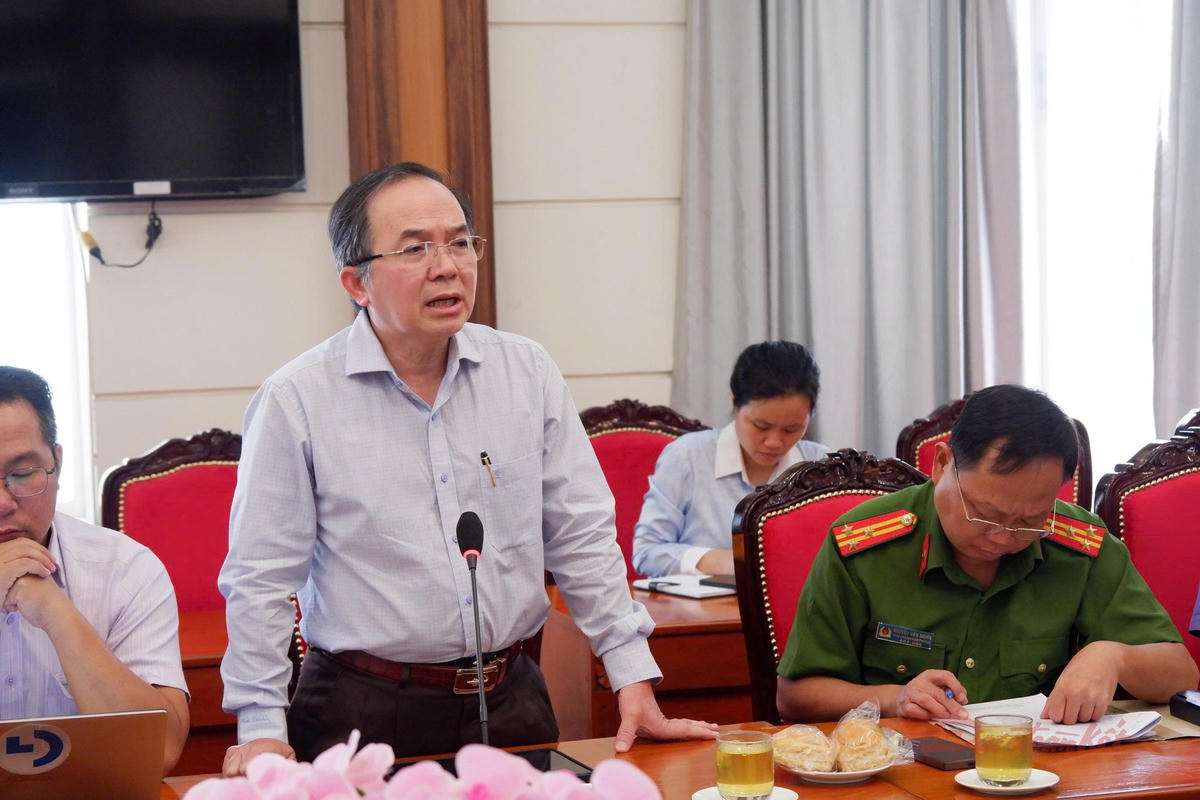 PGS.TS.BS Đỗ Kim Quế (Bệnh viện Thống Nhất) phát biểu góp ý tại hội nghị. Ảnh: T.Luân.