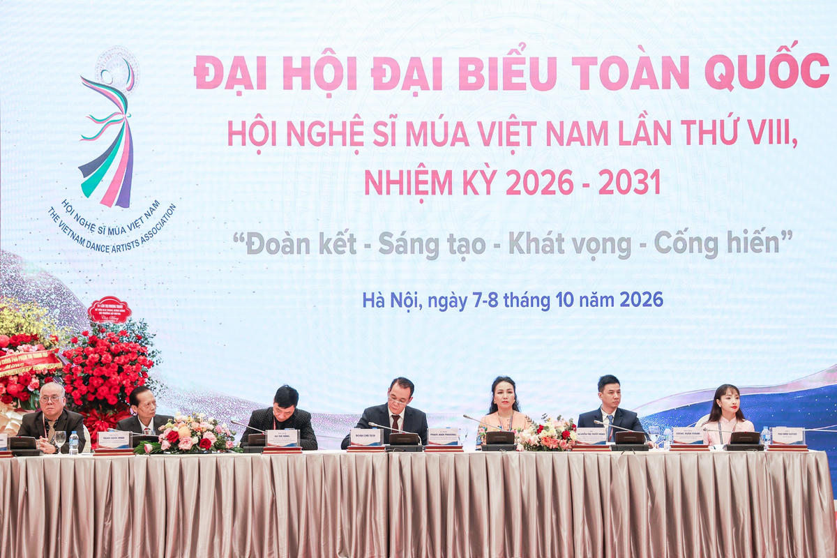 Đoàn Chủ tịch chủ trì Đại hội. Ảnh: Quang Vinh