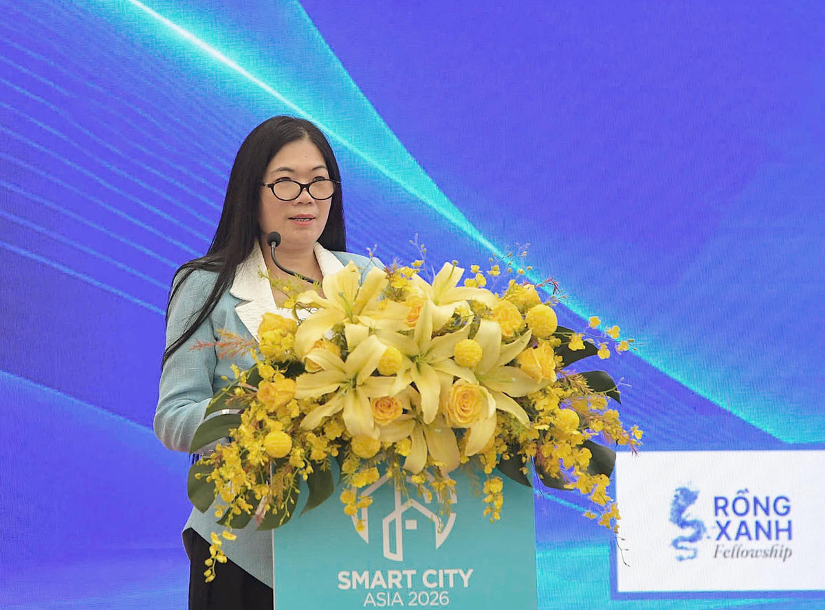 Bà Nguyễn Thị Bích Lan, Viện trưởng Viện Sáng tạo và Chuyển đổi số phát biểu tại diễn đàn.
