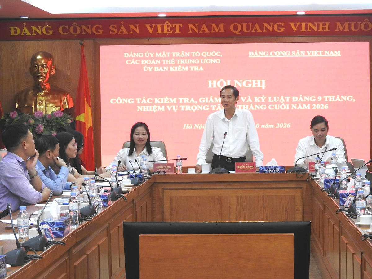 Ông Nguyễn Thái Học, Phó Bí thư Đảng ủy MTTQ, các đoàn thể Trung ương, Chủ nhiệm Ủy ban kiểm tra Đảng ủy phát biểu tại Hội nghị