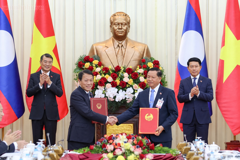 Việt Nam, Lào trao đổi 11 văn kiện hợp tác quan trọng- Ảnh 1.