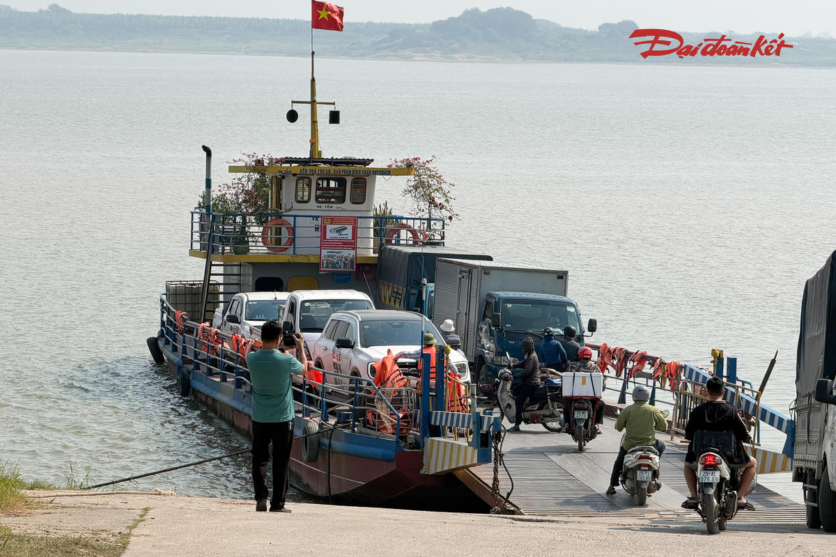 Hình ảnh bến phà Thọ An.