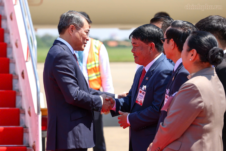 Thủ tướng: Quan hệ đặc biệt Việt Nam - Lào 'được nuôi dưỡng từ nhân dân'- Ảnh 7.