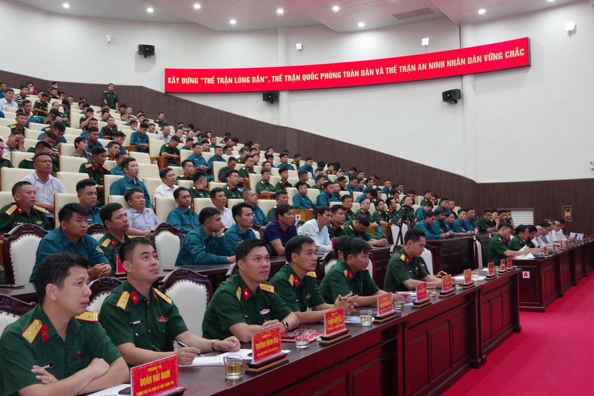 Các đại biểu tham dự lễ bế mạc. Ảnh: QS.