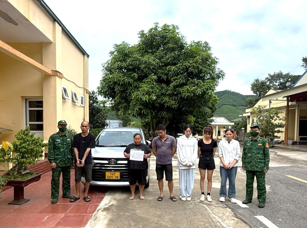 Nhóm đối tượng nhập cảnh trái phép vào Việt Nam trên tuyến biên giới Hoành Mô bị lực lượng chức năng bắt giữ ngày 4/10/2026.