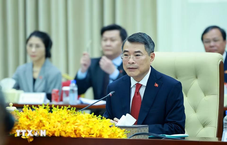 Thủ tướng Lê Minh Hưng phát biểu tại cuộc hội đàm với Thủ tướng Campuchia Hun Manet. (Ảnh: Dương Giang/TTXVN)