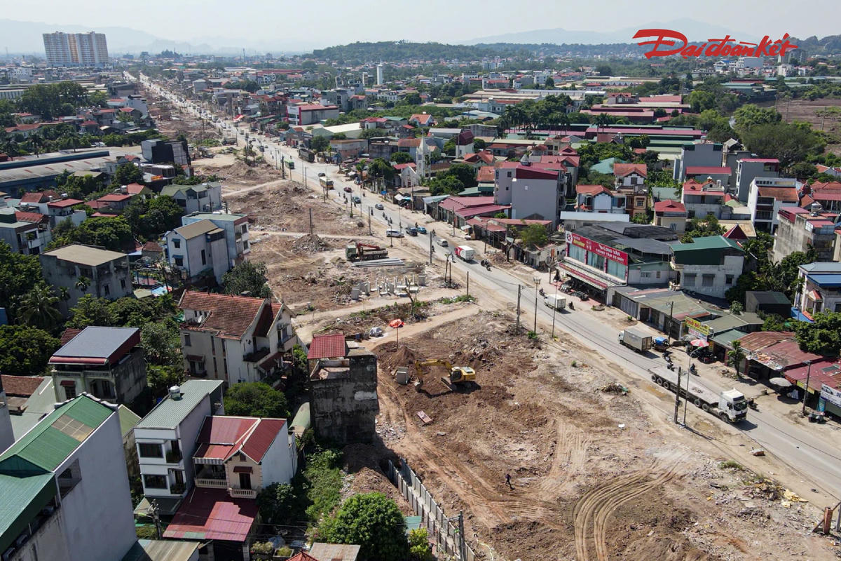 Các đơn vị thi công đang tăng tốc triển khai các hạng mục, phấn đấu hoàn thành dự án trong quý I/2027.