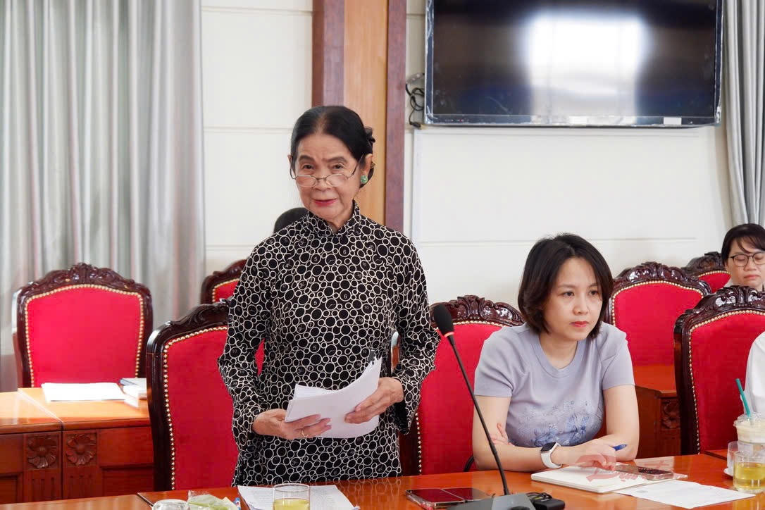 Luật sư Trương Thị Hòa, Phó Chủ nhiệm Hội đồng Tư vấn về Dân chủ – Pháp luật (Ủy ban MTTQ Việt Nam TPHCM) phát biểu. Ảnh: H.Lê.
