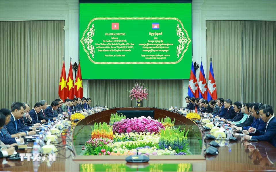 Thủ tướng Lê Minh Hưng hội đàm với Thủ tướng Vương quốc Campuchia Hun Manet. (Ảnh: Dương Giang/TTXVN)