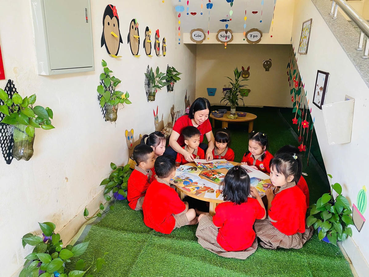Tiết dạy học của cô và trò Trường Mầm non Lưỡng Vượng (Tuyên Quang). Ảnh: NTCC.