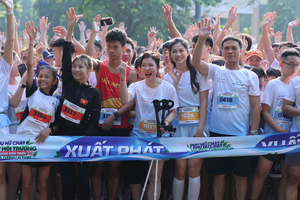 Gần 2.000 người đăng ký tham gia. Ảnh: Hồng Tâm