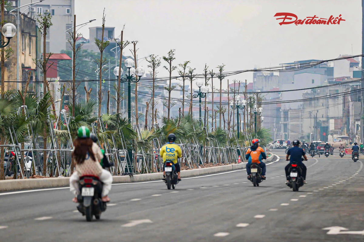 Hệ thống chiếu sáng, vỉa hè và các hạng mục cảnh quan cơ bản hoàn thành.