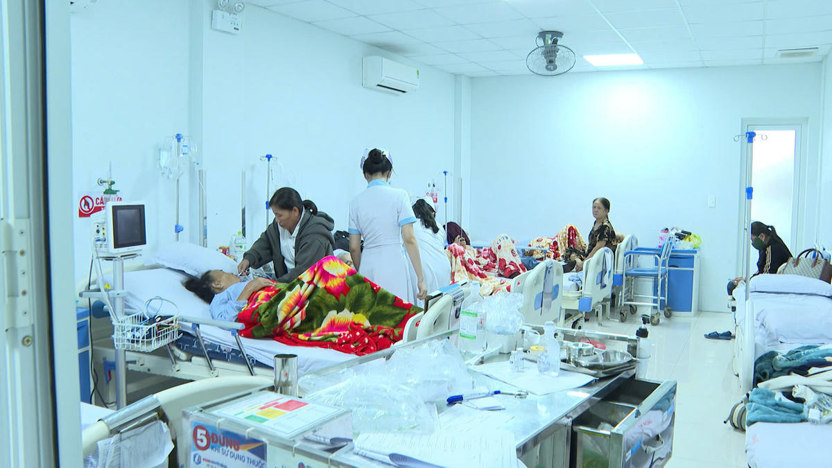 Bệnh nhân đang nằm điều trị tại bệnh viện. Ảnh: TT.