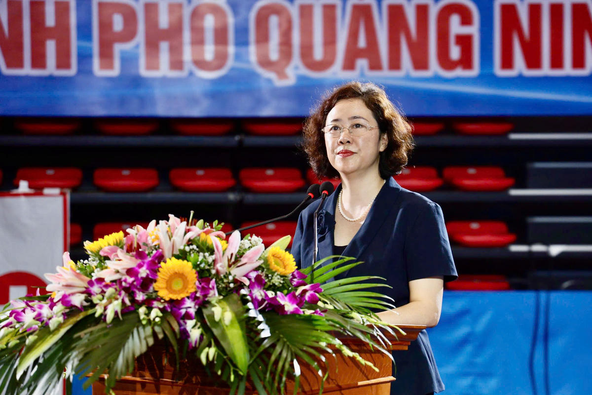 Phó Chủ tịch UBND TP Quảng Ninh Vũ Thị Mai Anh phát biểu khai mạc Đại hội.