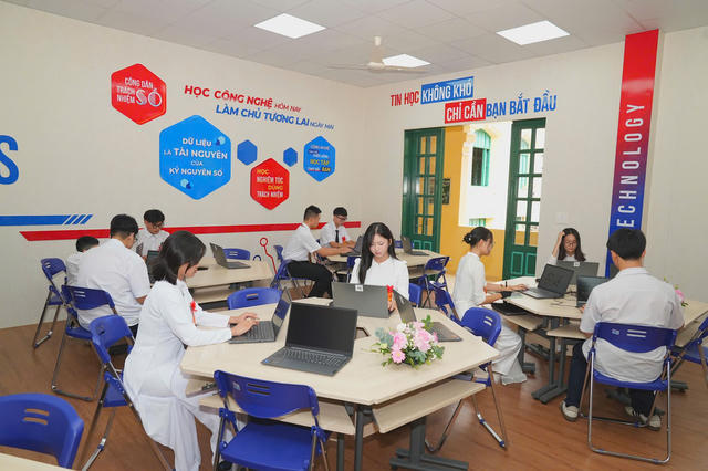 Một trong những yêu cầu trọng tâm là thống nhất dữ liệu về các cơ sở giáo dục, thực hiện nguyên tắc cung cấp thông tin một lần, khai thác và sử dụng chung theo quy định. Ảnh minh hoạ. 